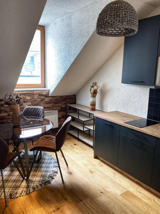 Cozy And Warm Apartment In The Heart Of Karlsbad Экстерьер фото